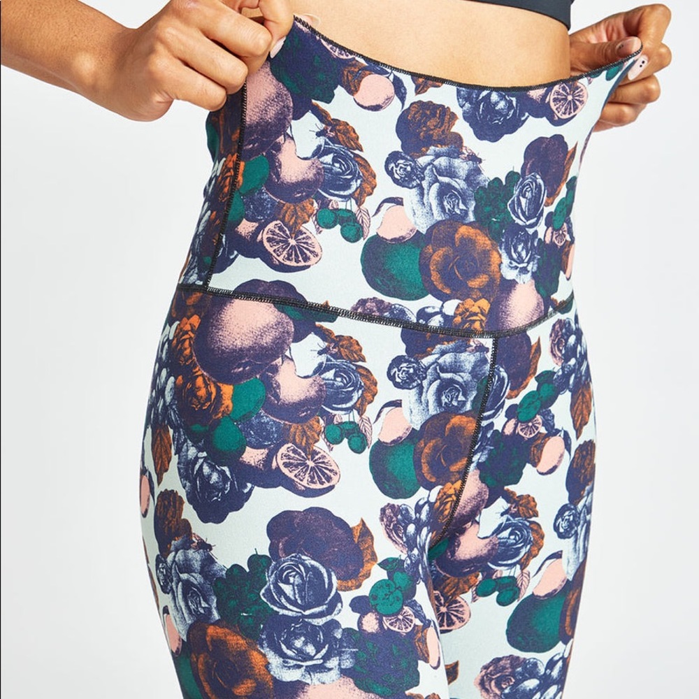 Roll with it Bird Hug Tights
